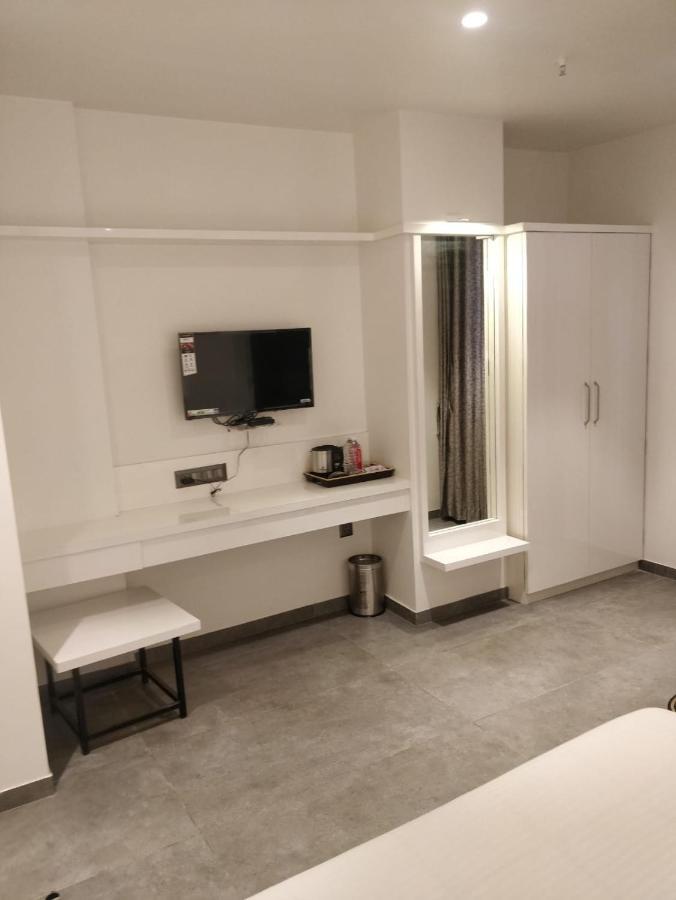 Hotel My Home Residency Nashik Bagian luar foto
